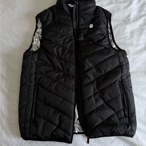 BUY NOW ♥️ NEW Solana Gear Heated Vest (COMES WITH POWER BANK) - Picture 2 of 4